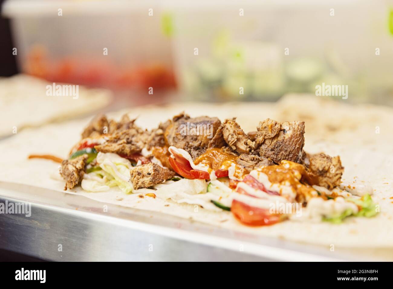 Doner kebab white background -Fotos und -Bildmaterial in hoher ...