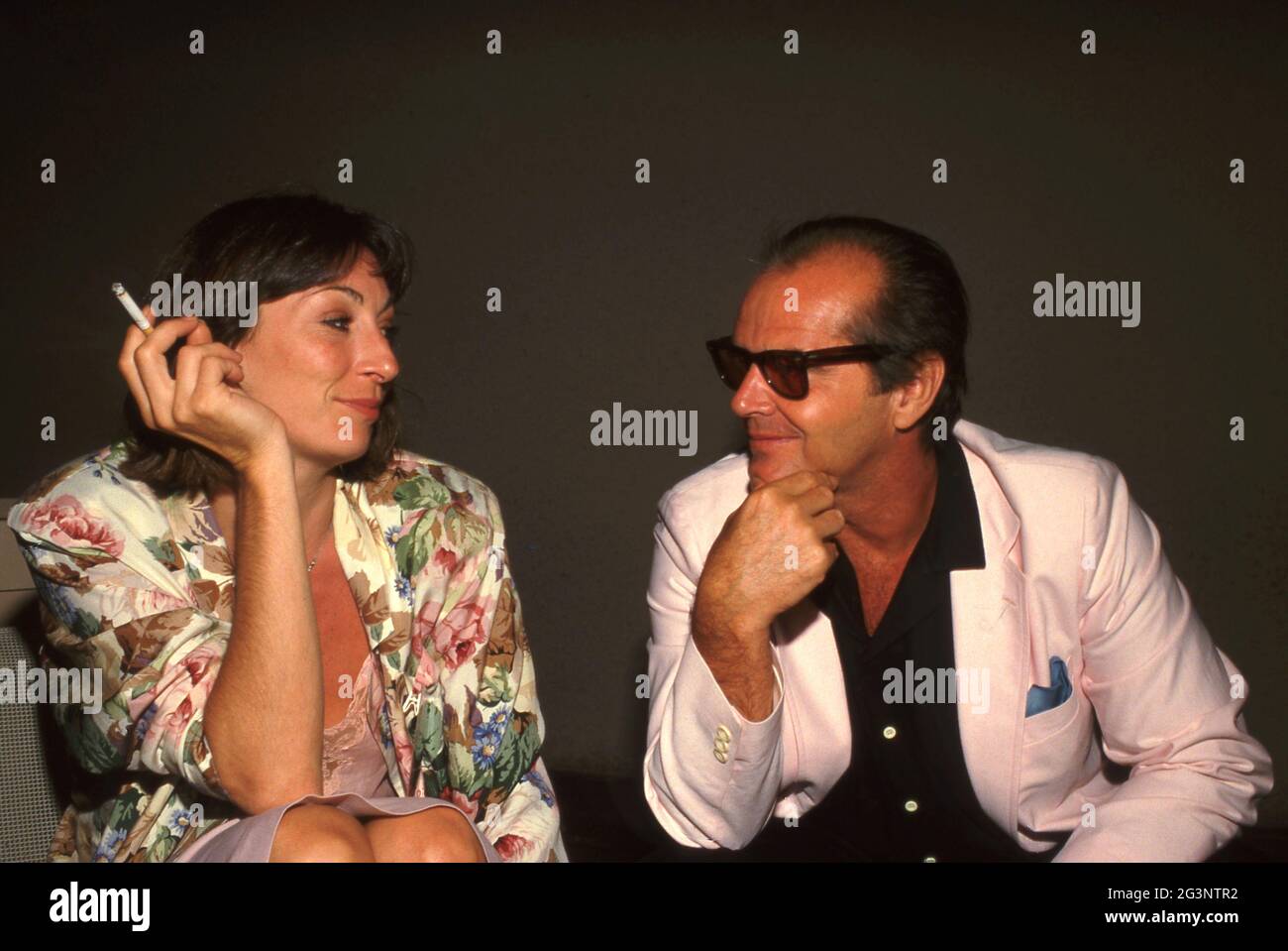 Jack Nicholson und Anjelica Huston um die 1980er Jahre. Quelle: Ralph Dominguez/MediaPunch Stockfoto