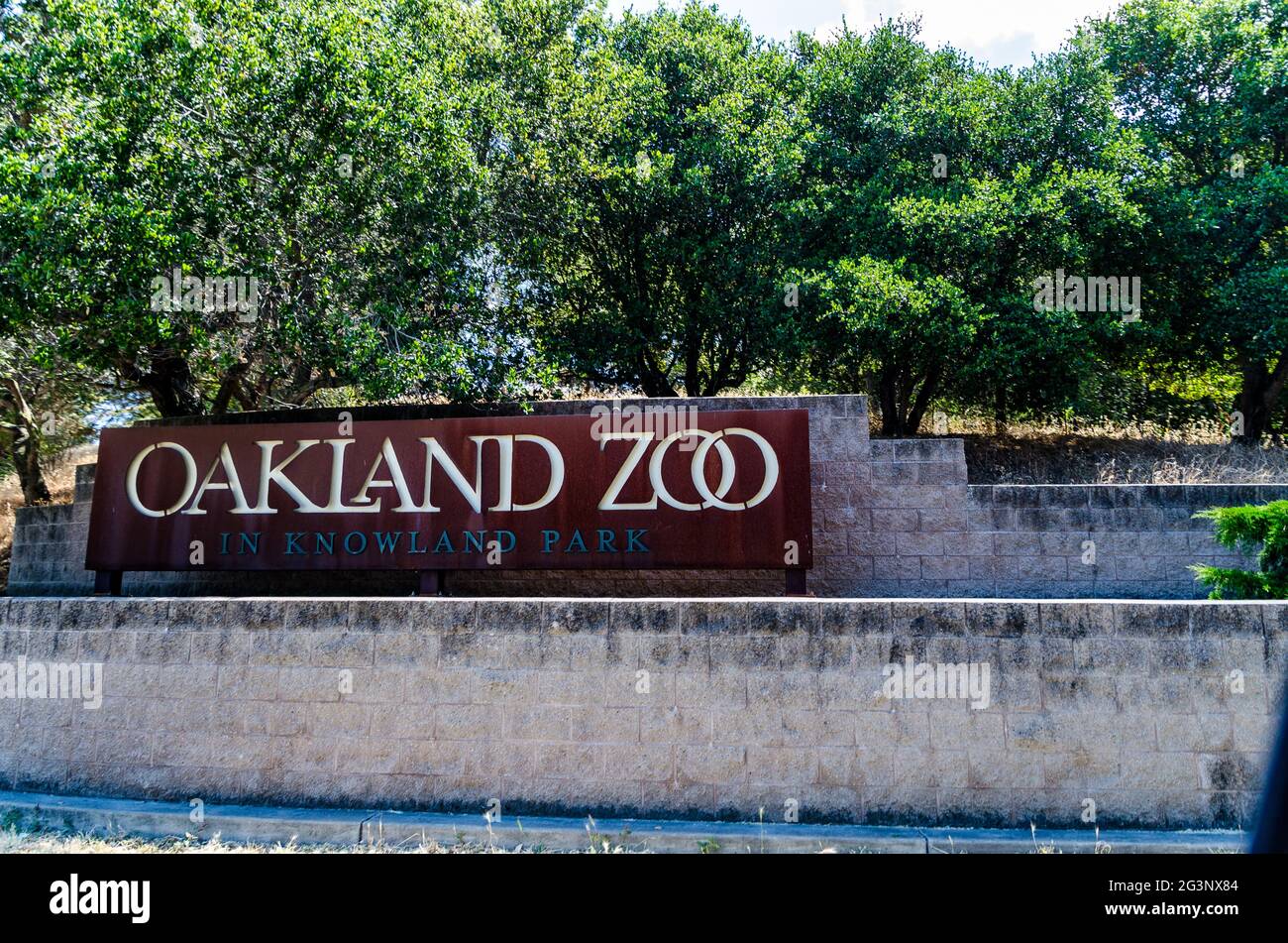 Ein Schild für den Oakland Zoo in Oakland, Kalifornien, USA Stockfoto