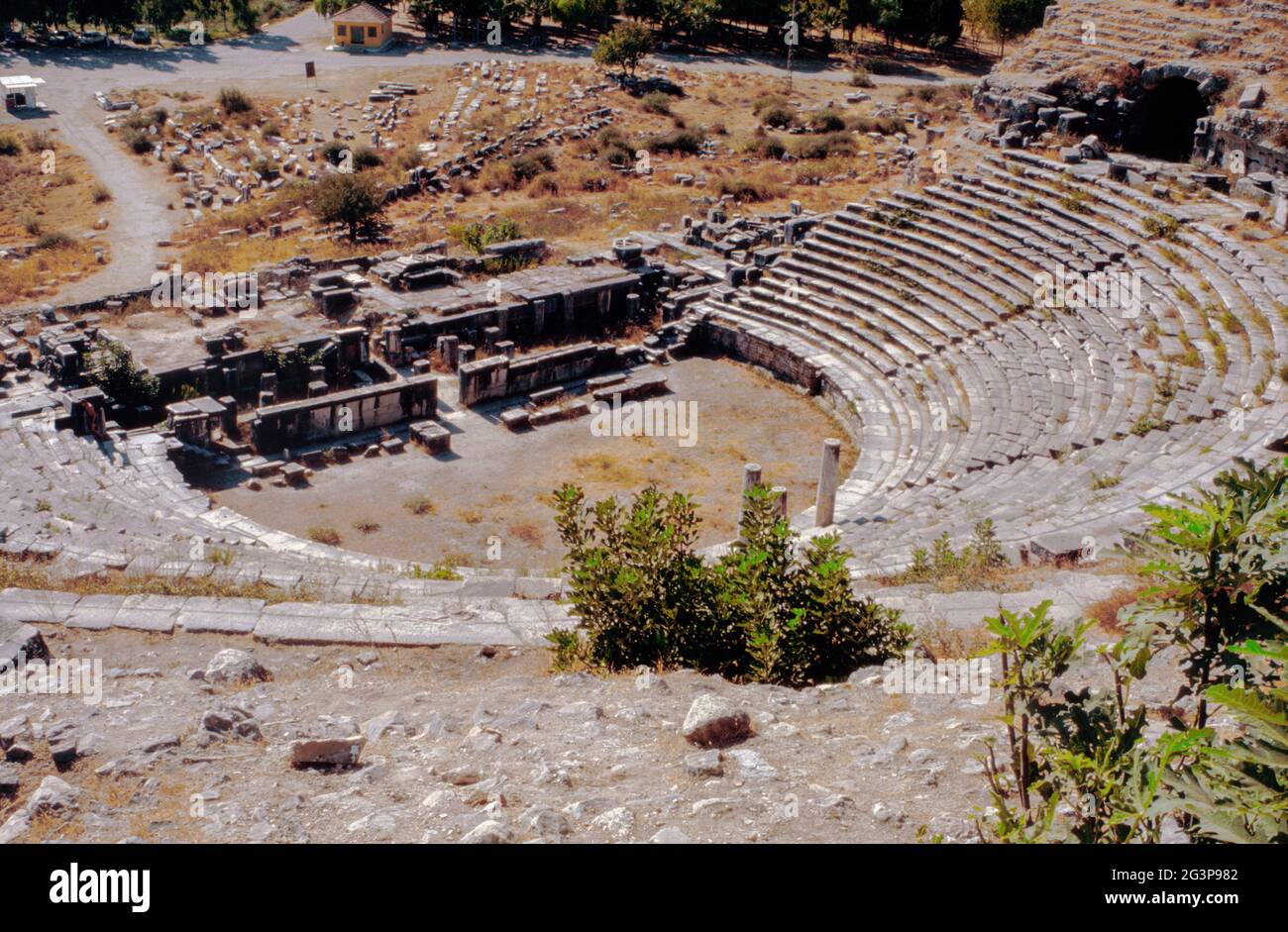 Milet, Miletos - Ruinen einer antiken Stadt in Aydin, Türkei. Altgriechisches Theater, ca. 250-225 V. CHR. Archivscan von einem Dia. Oktober 1985. Stockfoto