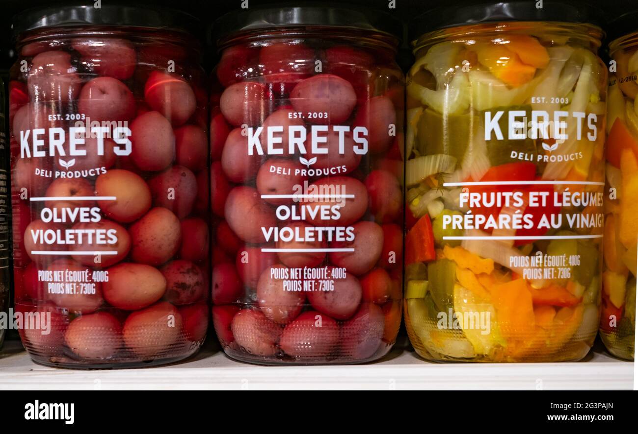 Konserviertes Gemüse in Jars in einem Deli Stockfoto