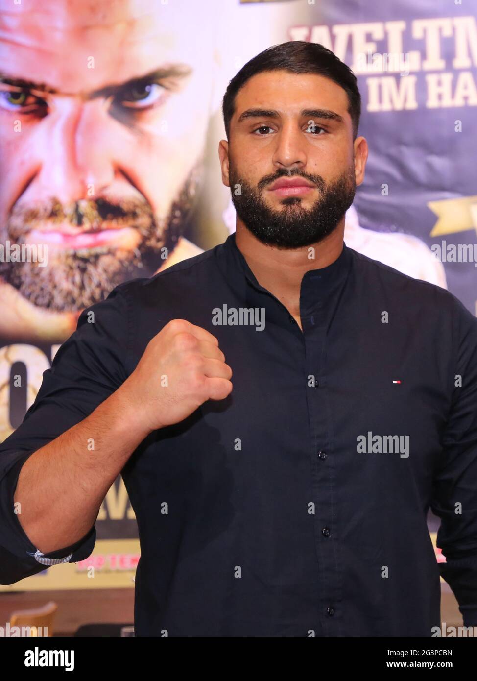 Deutsche Schwergewichtsboxer Agit Kabayel (SES Boxing) Pressekonferenz Boxgala 28.3.2020 Magdeburg Stockfoto