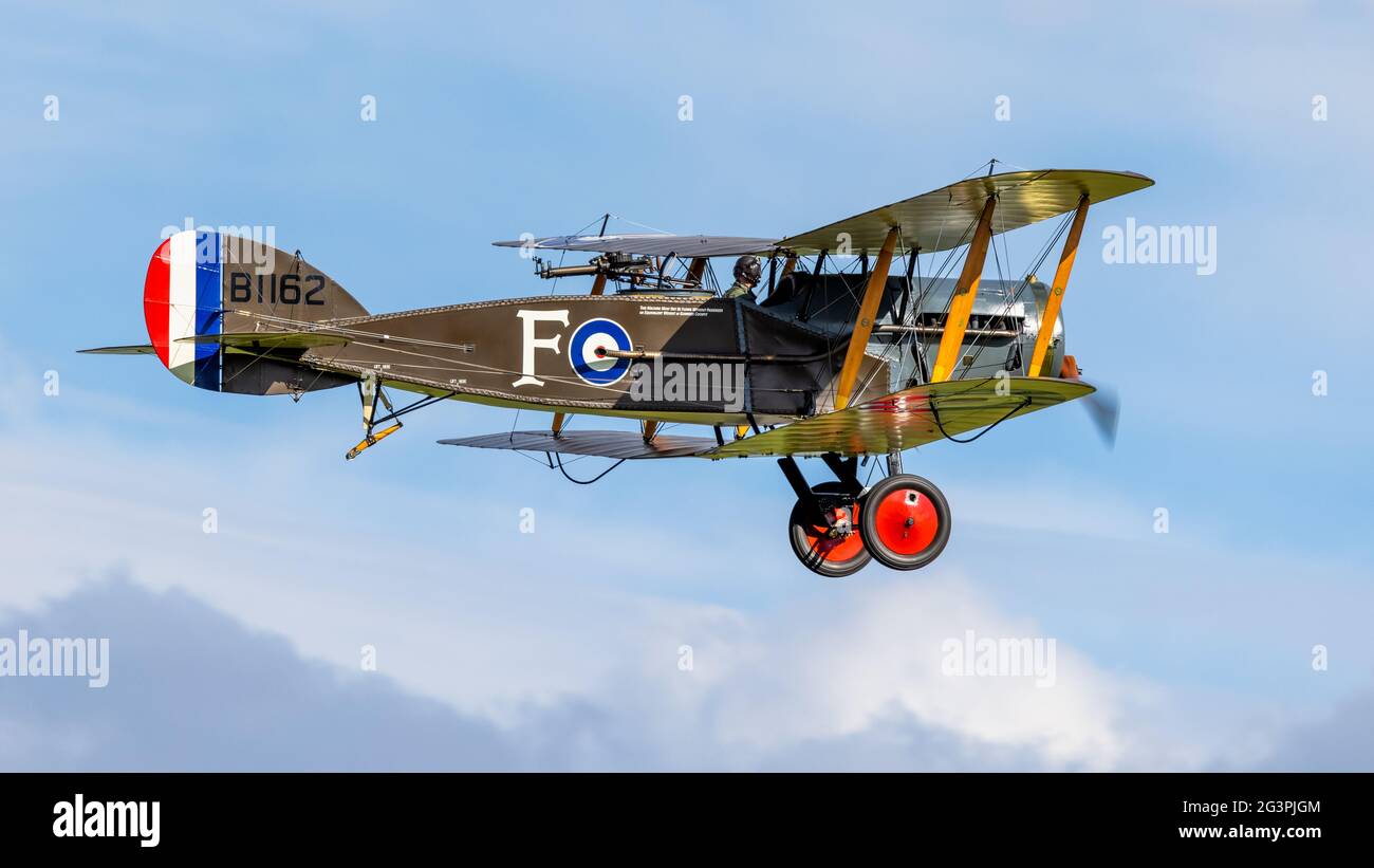 1917 Bristol F.2b Fighter wird am 6. Juni 2021 bei der Airshow des Shuttleworth Flying Festival of Britain in die Luft getragenen Stockfoto