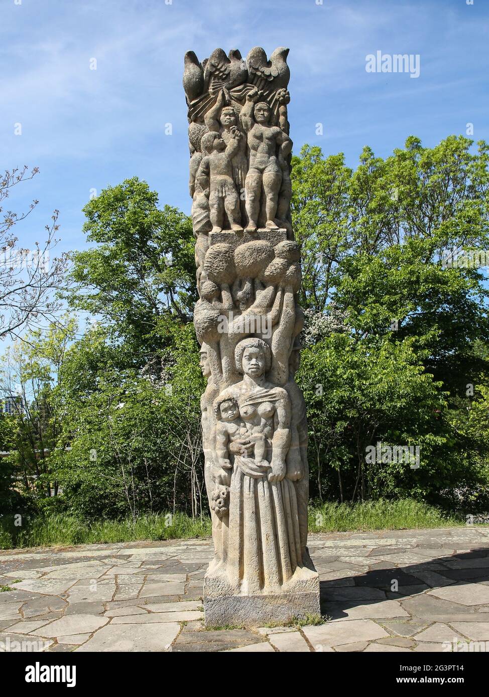 Stele der Völkerfreundschaft am LukashÃ¼gel in Magdeburg Stockfoto