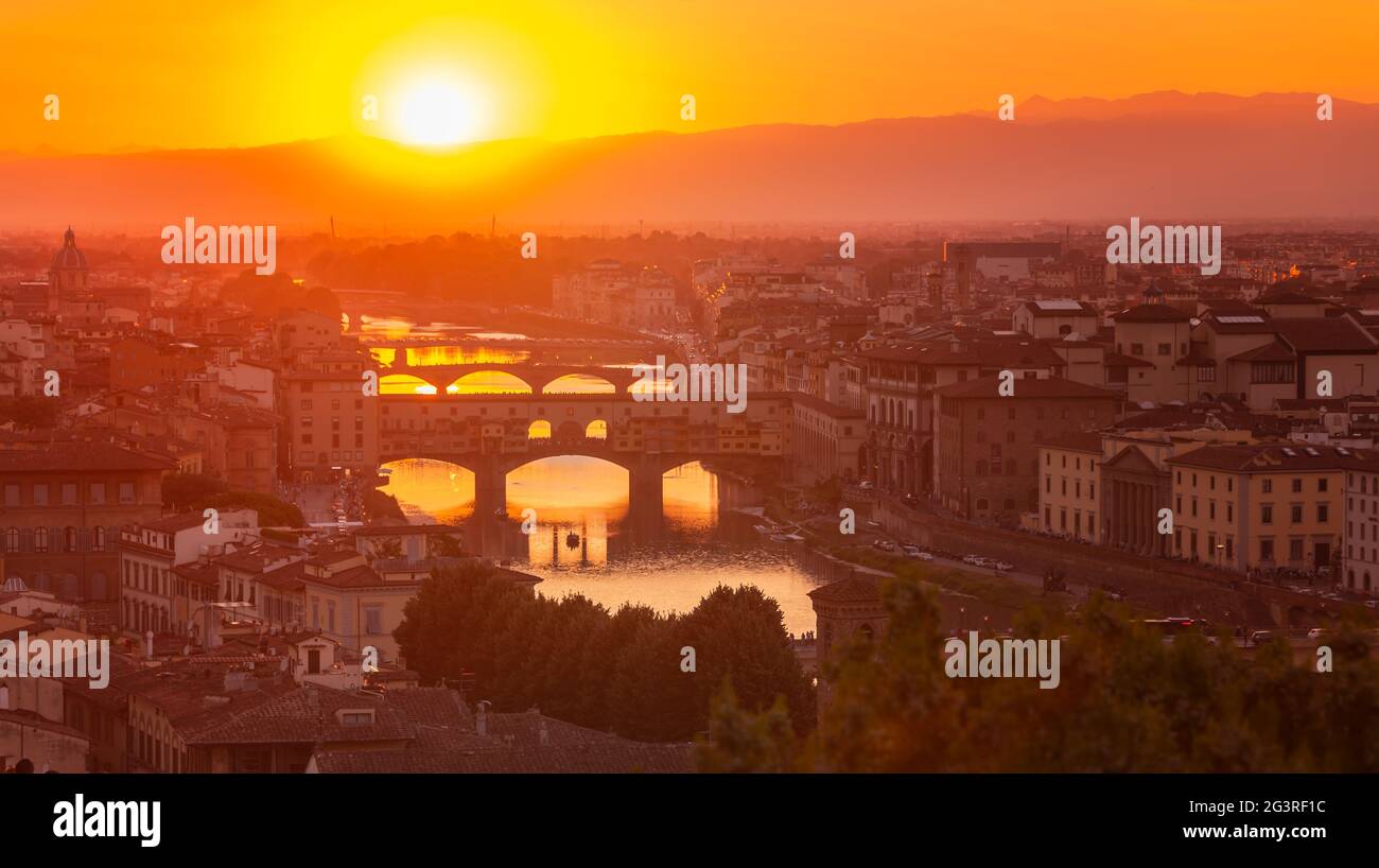 Italien Florenz Toskana Sommer Sonnenuntergang, Sonnenuntergang, goldene Stunde, Stadtbild, Skyline Stockfoto