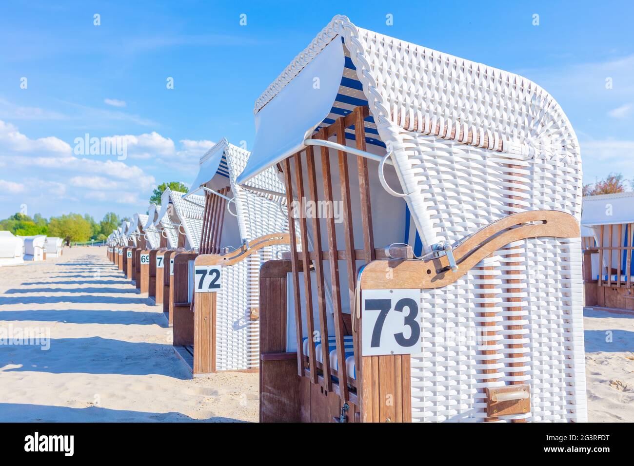 Ostsee Deutschland, Beginn der Badesaison, Strand, Meer, leere Liegen, deutsche Küste Stockfoto