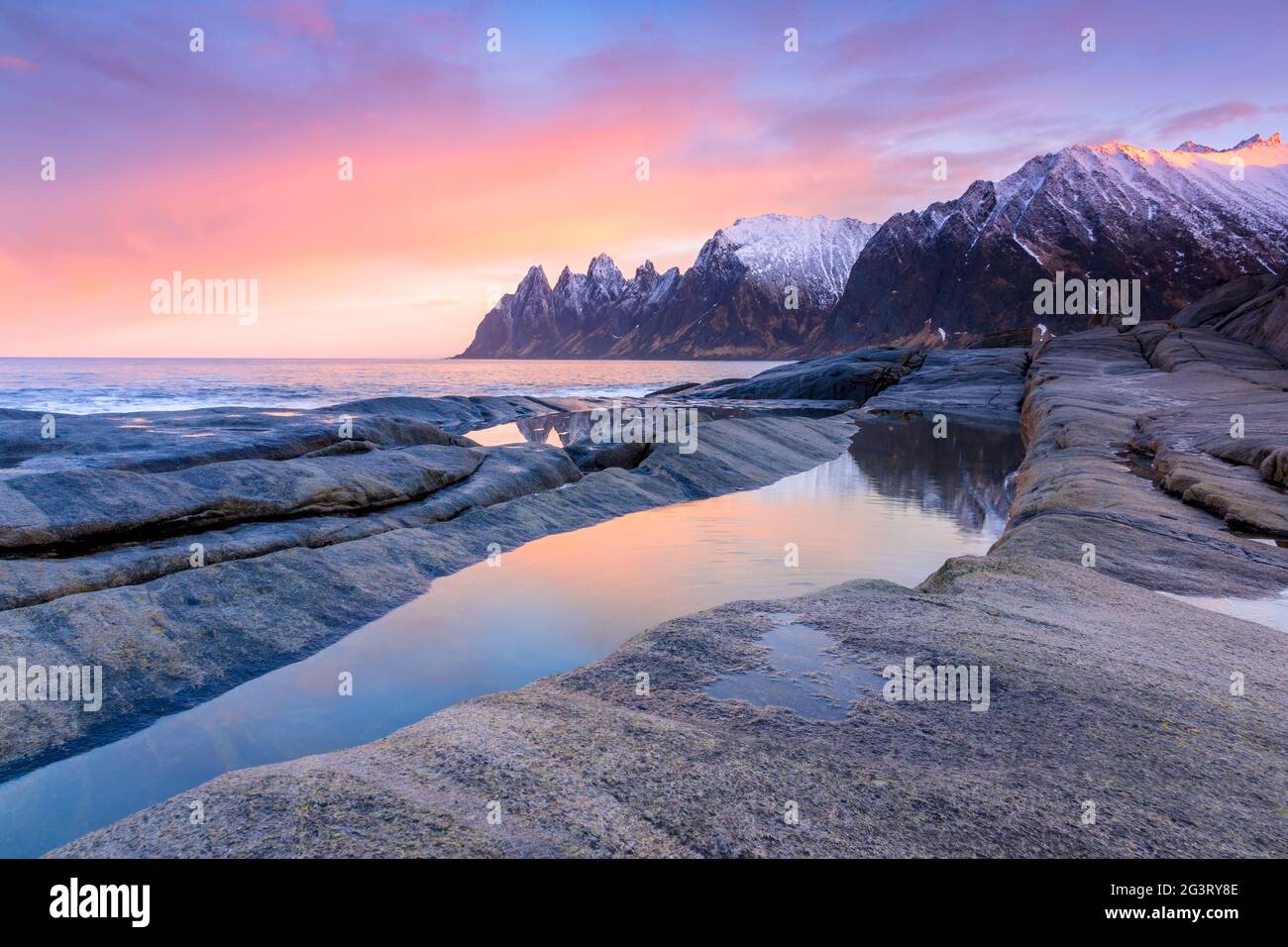 Morgen am Stony Beach in Norwegen Stockfoto