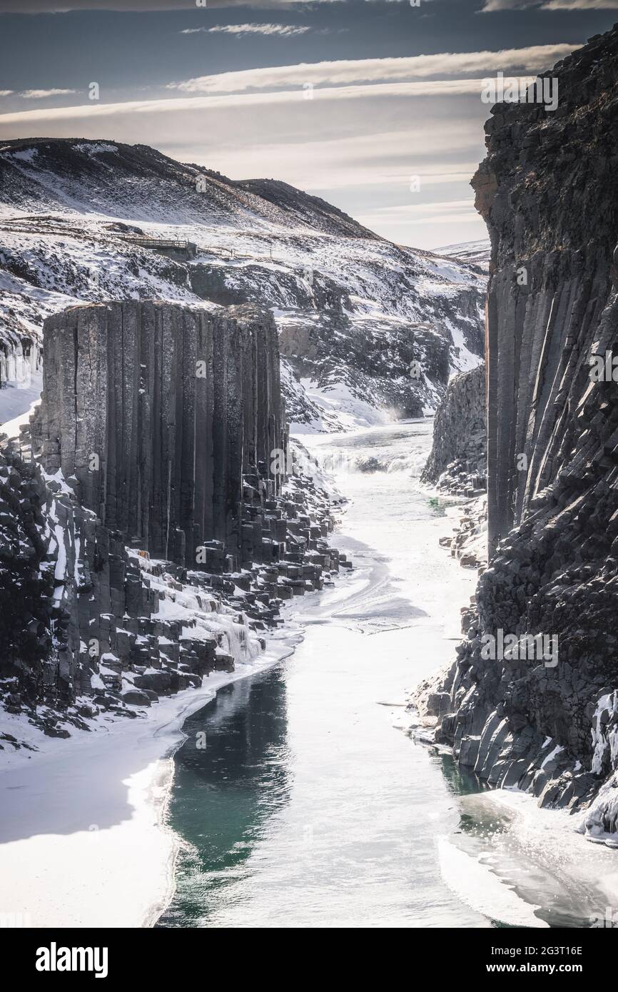 Der Studlagil Canyon schneite aus der Vogelperspektive Stockfoto