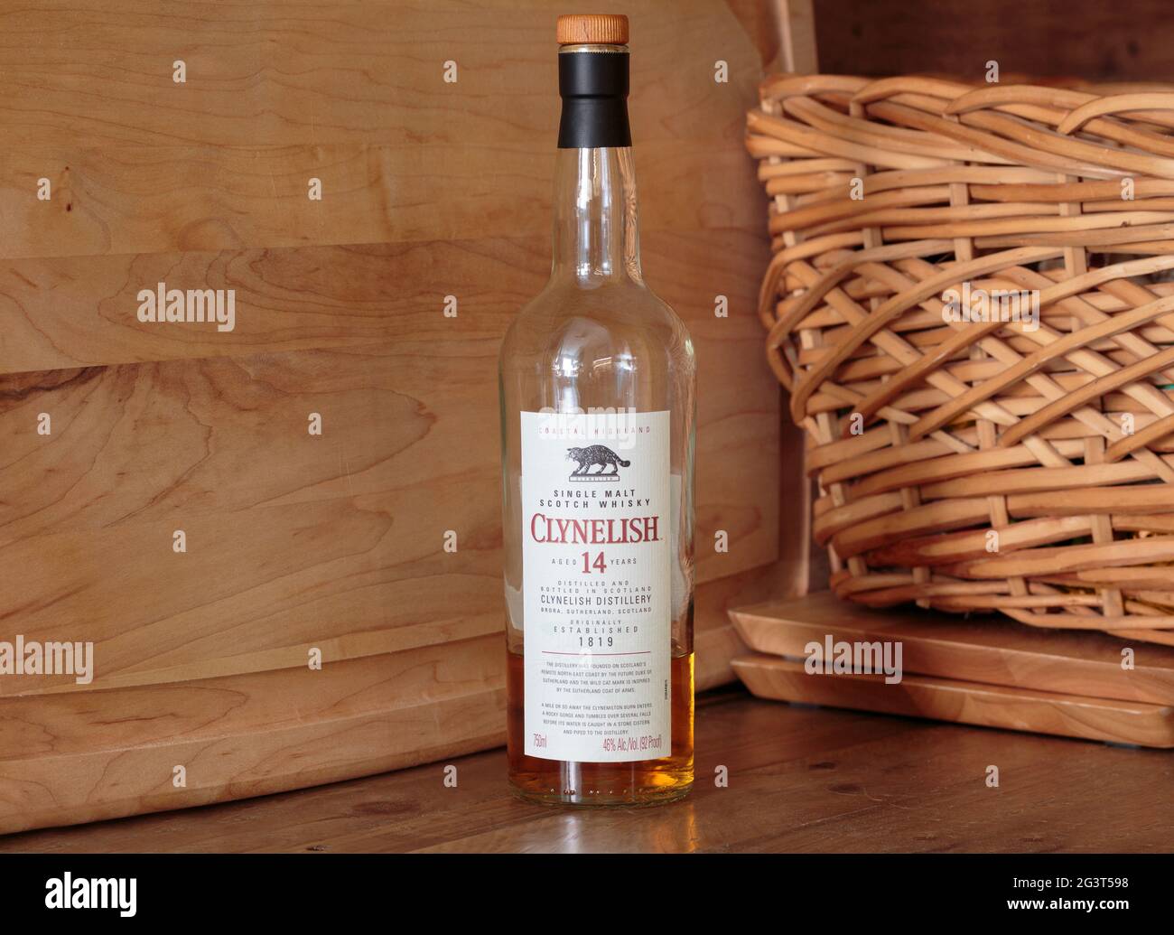 Flasche Clynelish Single Malt Scotch Whisky, destilliert in Brora, Sutherland, Schottland, 14 Jahre in Sherry- und Bourbon-Fässern Stockfoto