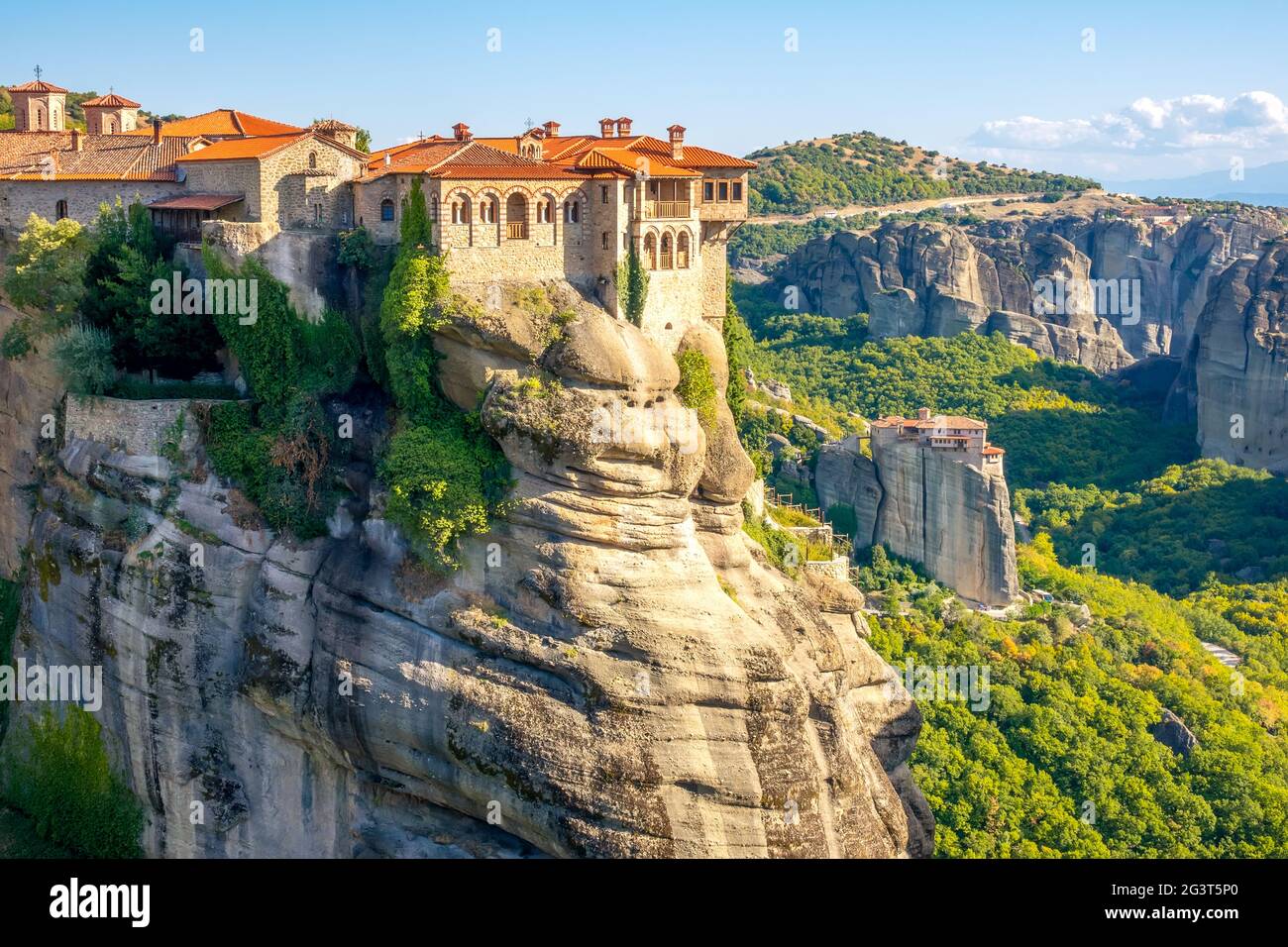 Rock Monastery an einem sonnigen Tag Stockfoto