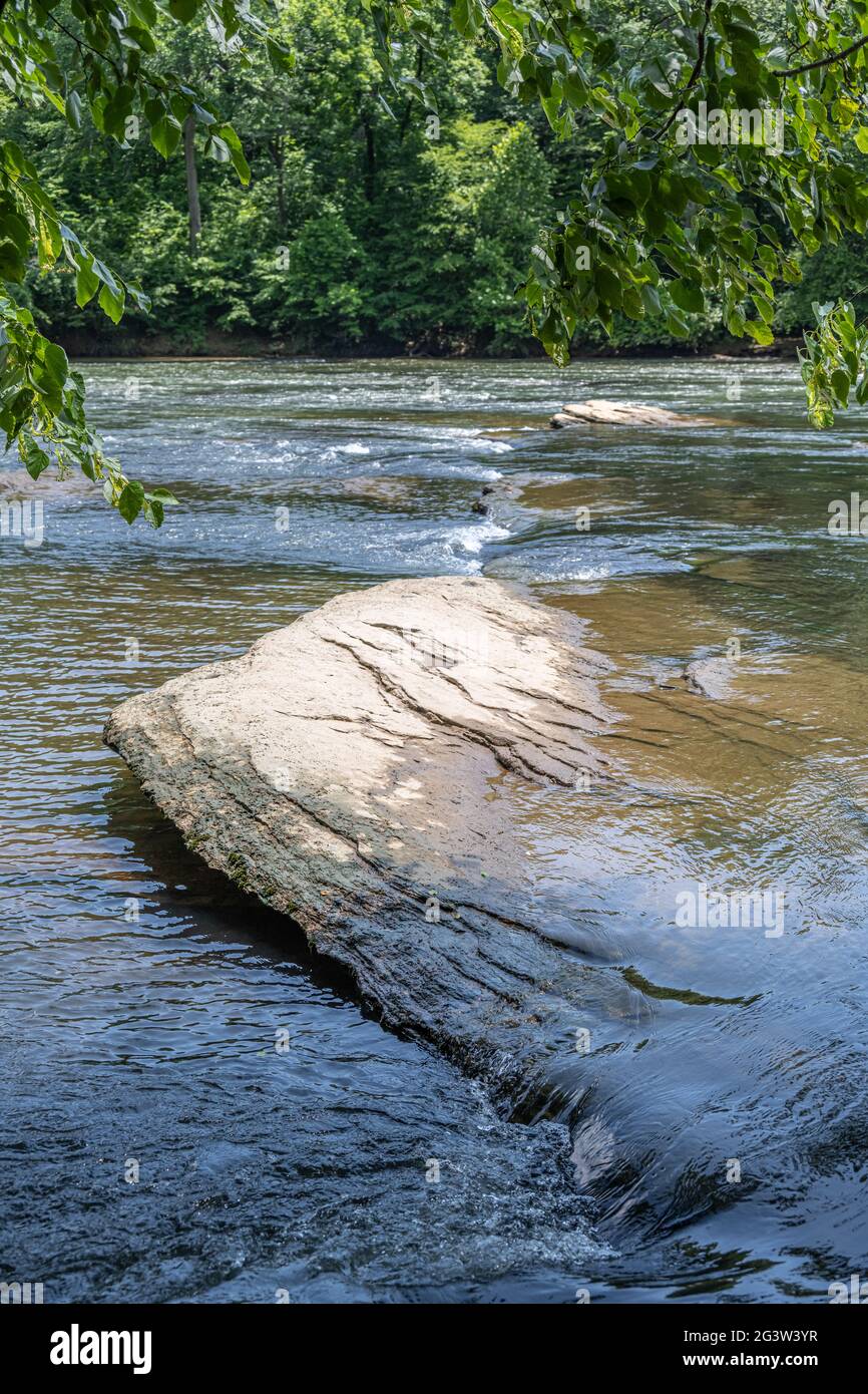 Chattahoochee River vom Chattahoochee River National Recreation Area's Island Ford Park in Sandy Springs, nördlich von Atlanta, Georgia. (USA) Stockfoto