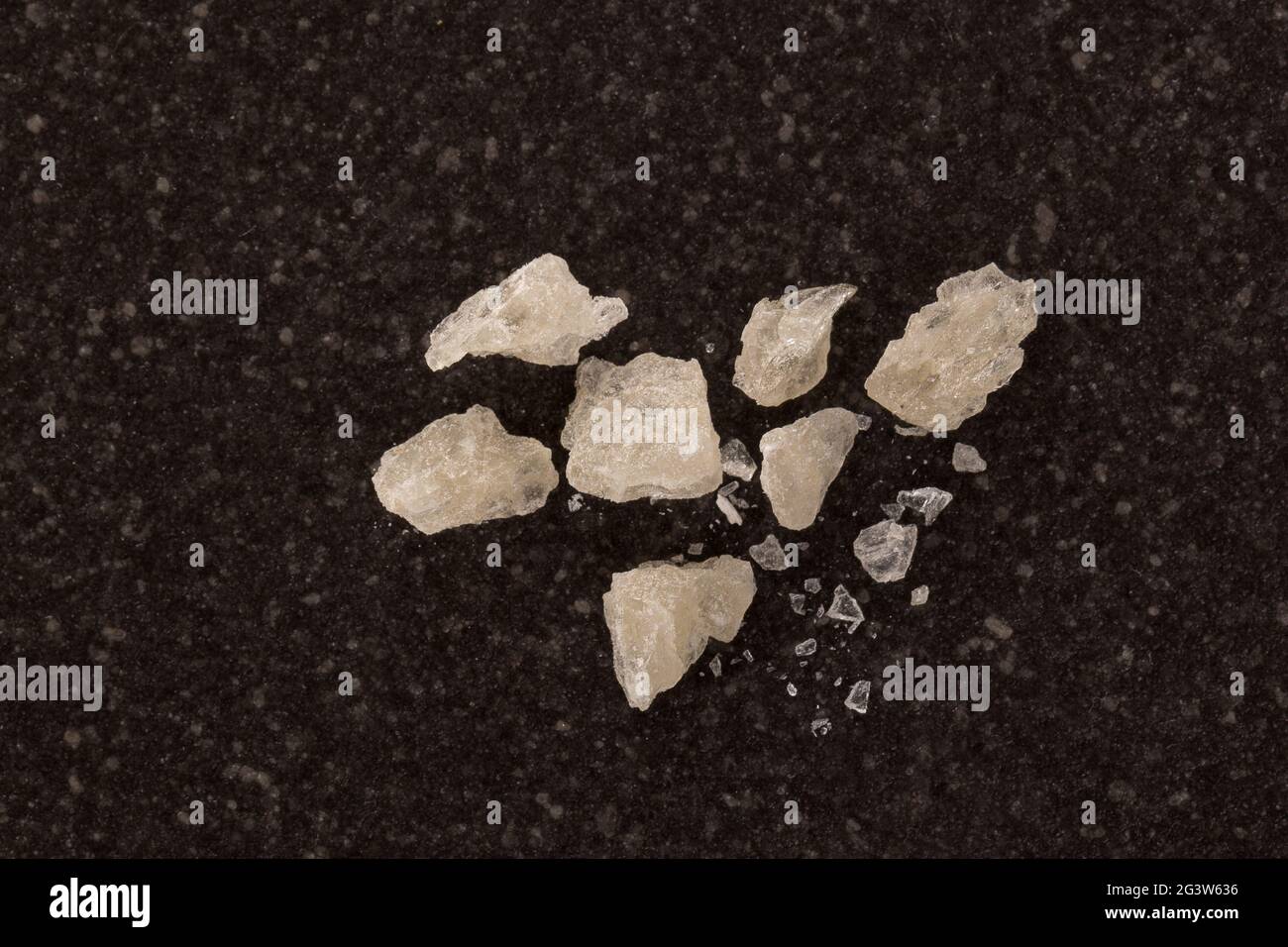 MDMA-Kristalle von oben. Stockfoto
