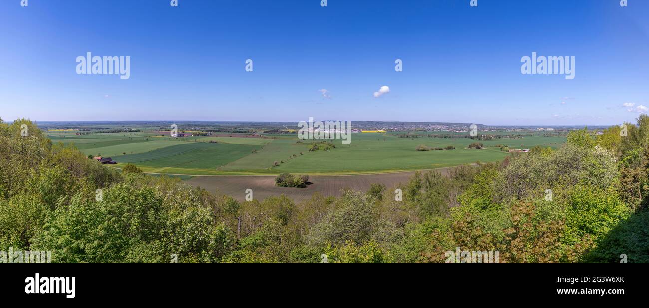 Table Hill Alleberg mit Blick auf Grasland und landwirtschaftliche Landschaft Stockfoto