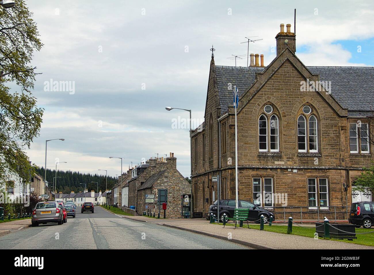 Grantown-on-Spey ist eine Stadt im Gebiet des Highland Council, historisch innerhalb der Grafschaft Moray. Aufgenommen am 16. Juni 2013 in Grantown-on-Spey, Schottland Stockfoto