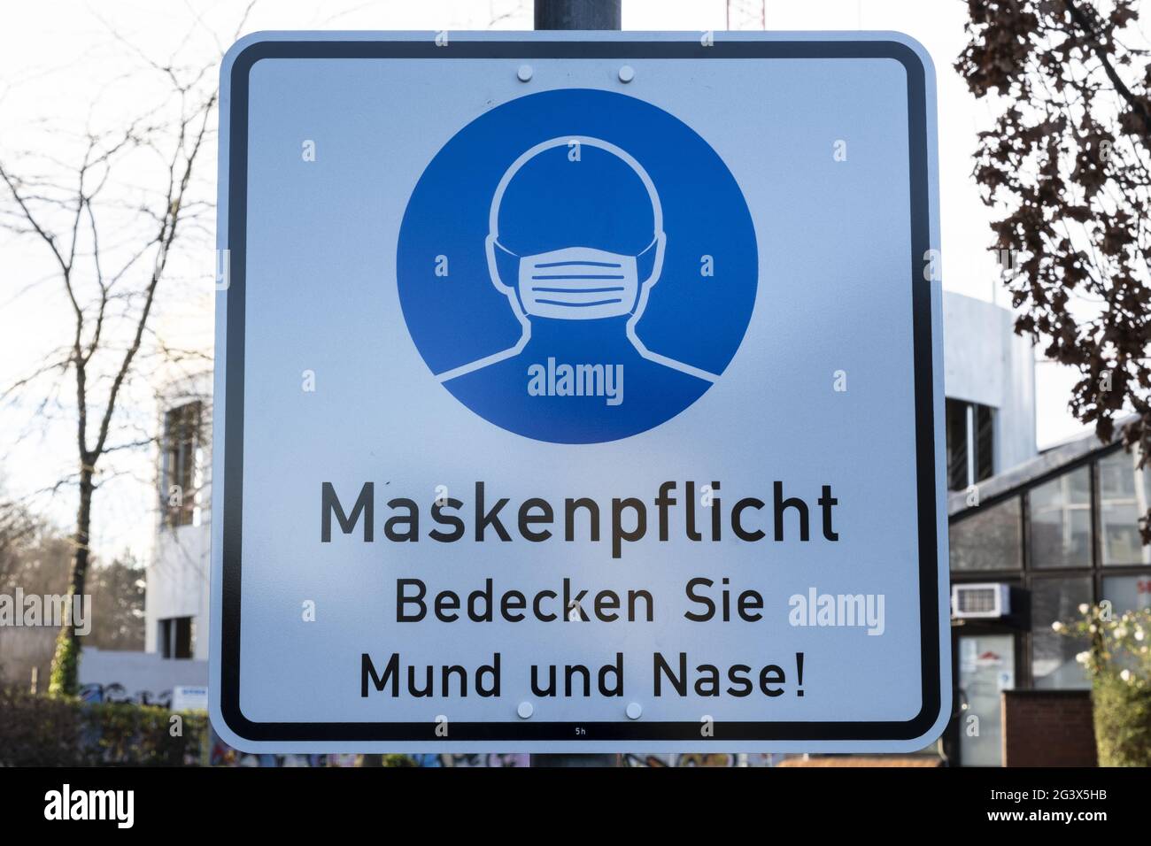 Obligatorische Verwendung von Gesichtsmasken Stockfoto