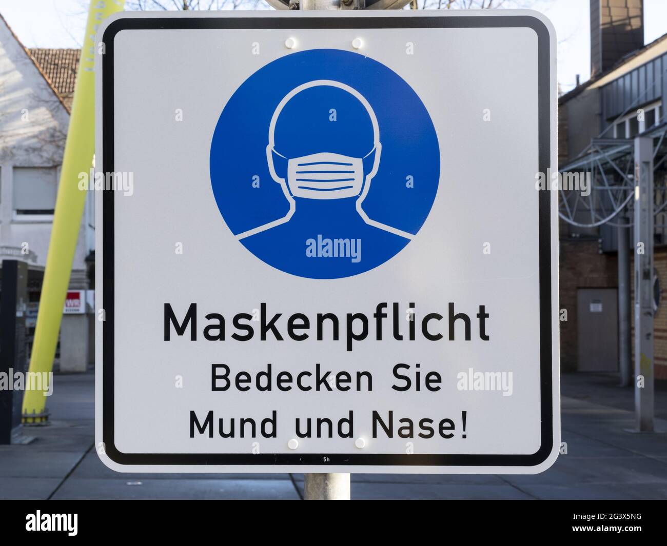 Obligatorische Verwendung von Gesichtsmasken Stockfoto