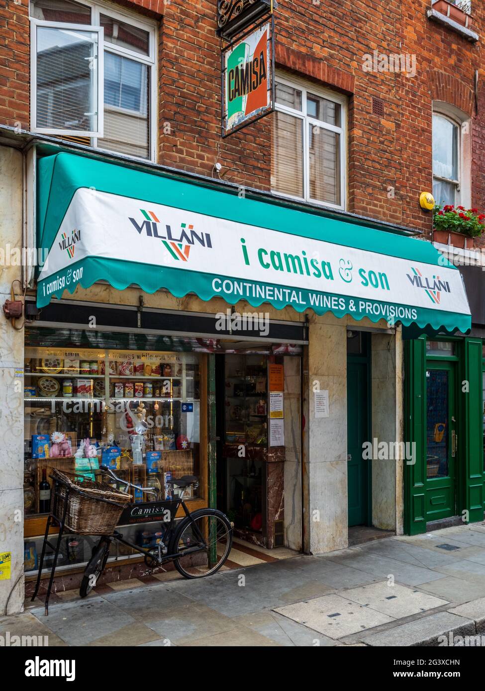 I Camisa & Son - Soho Italien Deli in der Old Compton Street in Soho London, gegründet 1929 Stockfoto