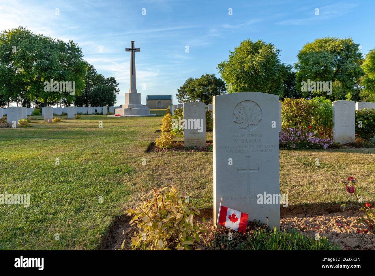 Der kanadische Kriegsfriedhof von Beny sur Mer mit überwiegend kanadischen Soldaten, die in den frühen Phasen der Schlacht an der Normandie im Seco getötet wurden Stockfoto