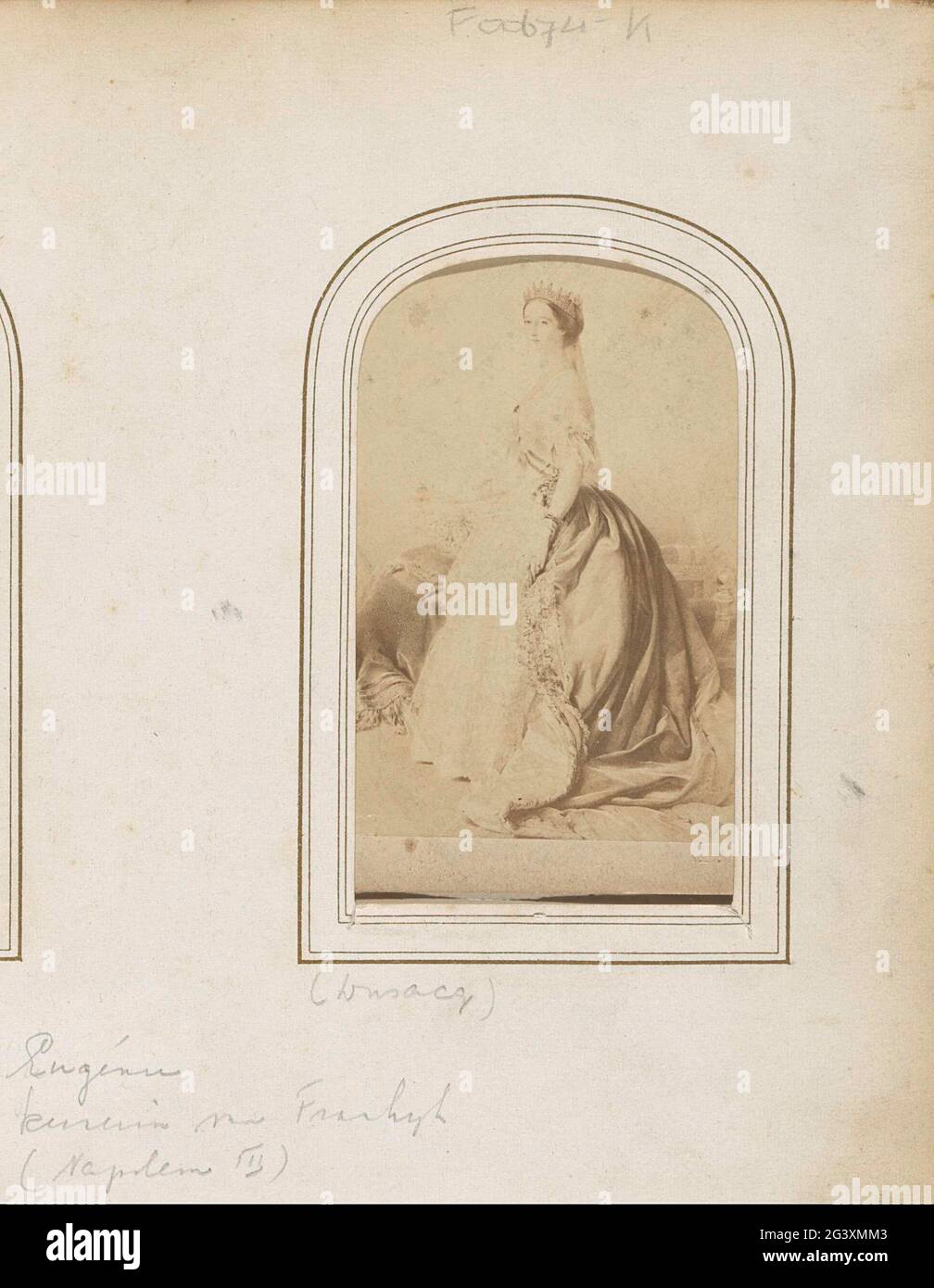 Fotoproduktion eines gemalten Portraits der Kaiserin Eugénie aus Frankreich, Frau Napoleons III. Teil des Fotoalbums mit 123 Cartes-de-Visite von Mitgliedern europäischer Königshäuser, Politikern und bekannten Persönlichkeiten. Stockfoto