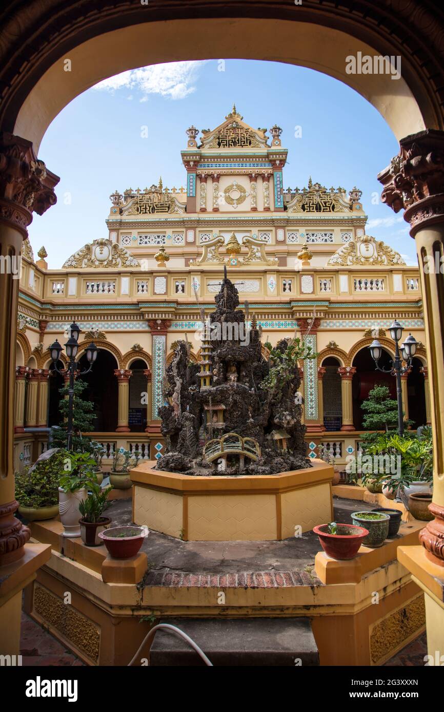 Tempel an der Vinh Trang Pagode, My Tho, Tien Giang, Vietnam, Asien Stockfoto