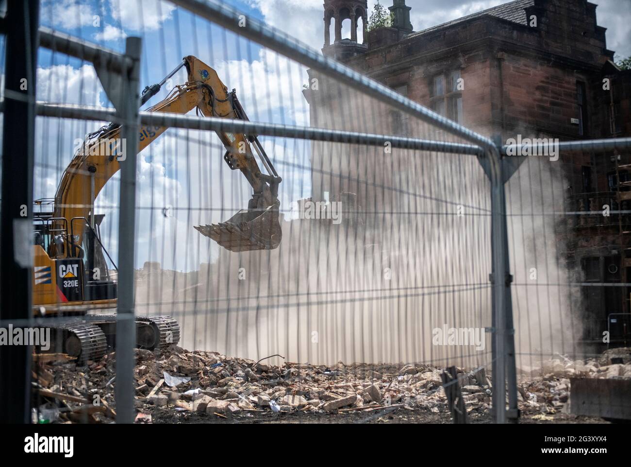 Glasgow, Schottland, Großbritannien. 17. Juni 2021: Die Bar des Old College wird aufgrund eines Brandes abgerissen. Stockfoto