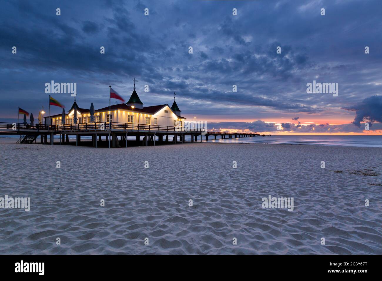 Pier am Strand von Ahlbeck, Usedom, Ostsee, Mecklenburg-Vorpommern, Deutschland Stockfoto