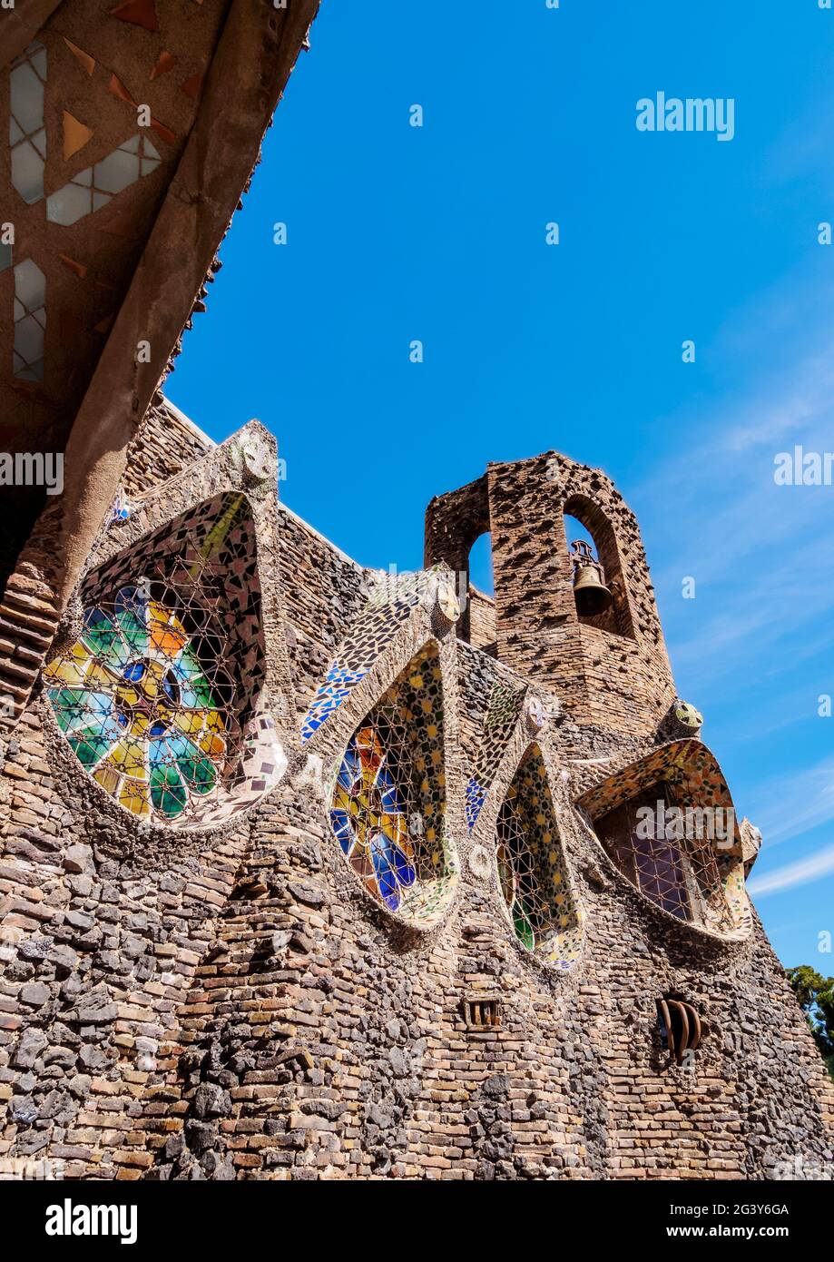 Unvollendete Antoni Gaudi Kirche, Colonia Guell, Katalonien, Spanien Stockfoto