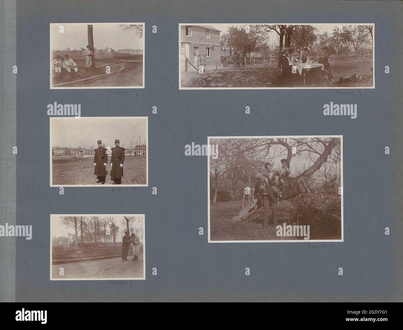 Picknick in einem Obstgarten in Frankreich. Teil des Fotoalbums von einer Armeeübung im Südwesten Frankreichs im Jahr 1902. Stockfoto