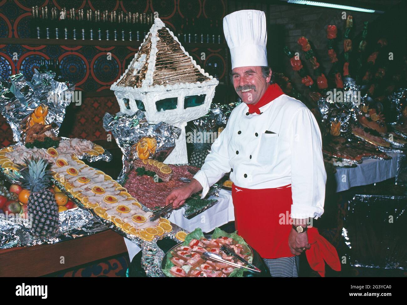 Australien. Hotelkoch mit einer großen Auswahl an Speisen. Stockfoto