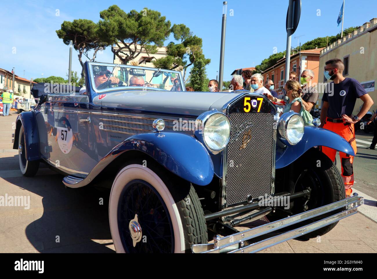 Ein sehr altes Lancia-Auto, das am 1000. Juni 2021 bei Castiglioncello, Toskana, beim Miglia-Rennen 17 gesehen wurde. Lancia wurde 1906 in Turin von zwei Fiat-Rennfahrern, Vincenzo Lancia und Claudio Fogolin, gegründet. Derzeit ist Lancia im Besitz der Stellantis Group. (Elisa Gestri/Sipausa) Stockfoto