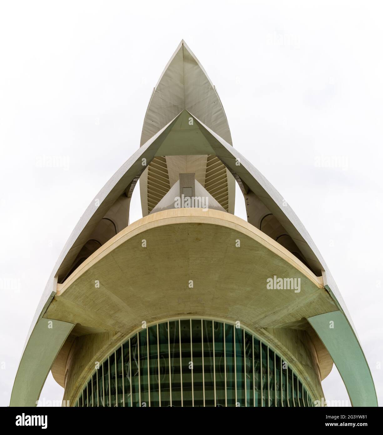 Blick auf das Opernhaus in der Stadt der Künste und Wissenschaften in Valencia Stockfoto