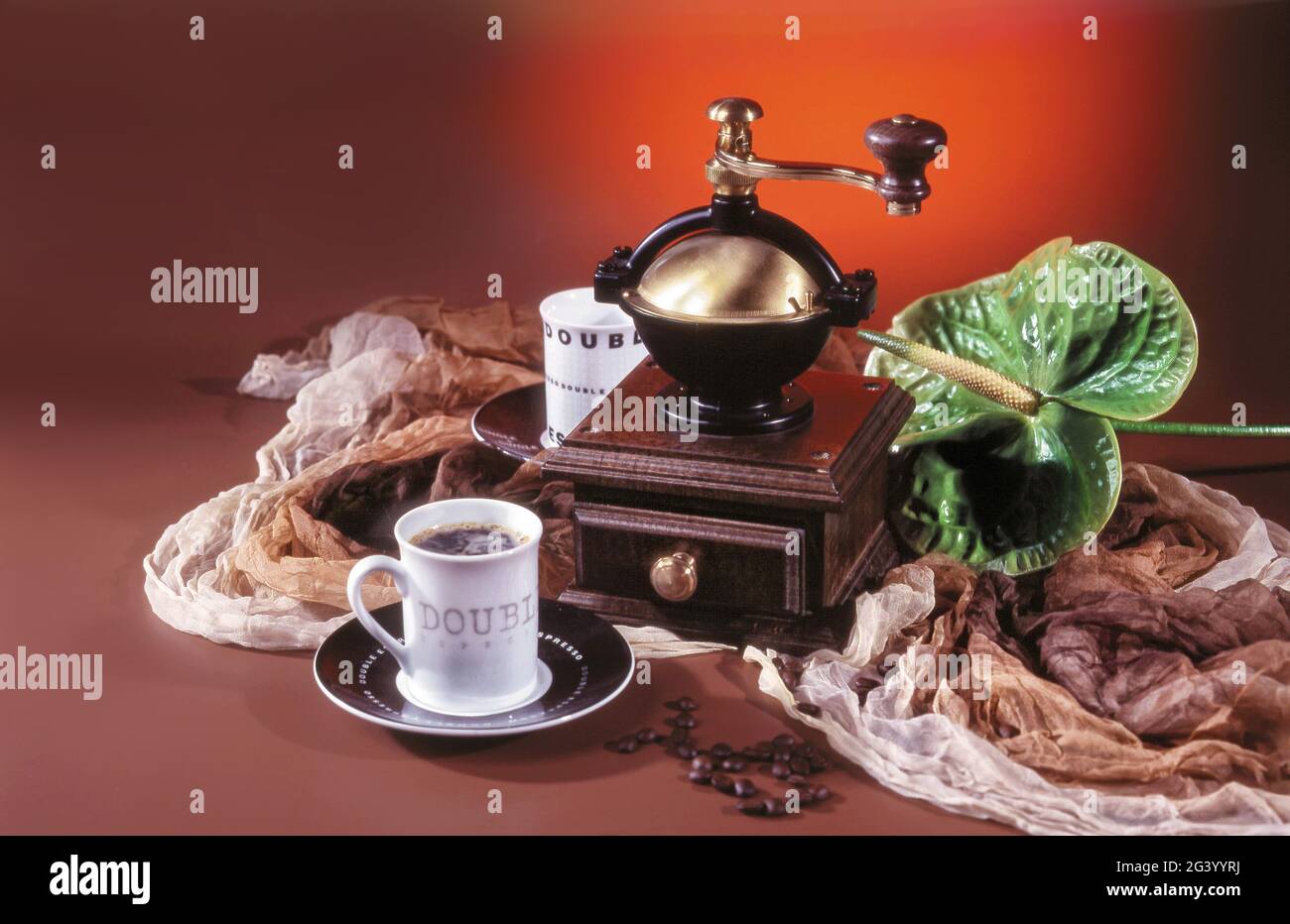 Stillleben Mit Kaffee Und Mühle Stockfoto