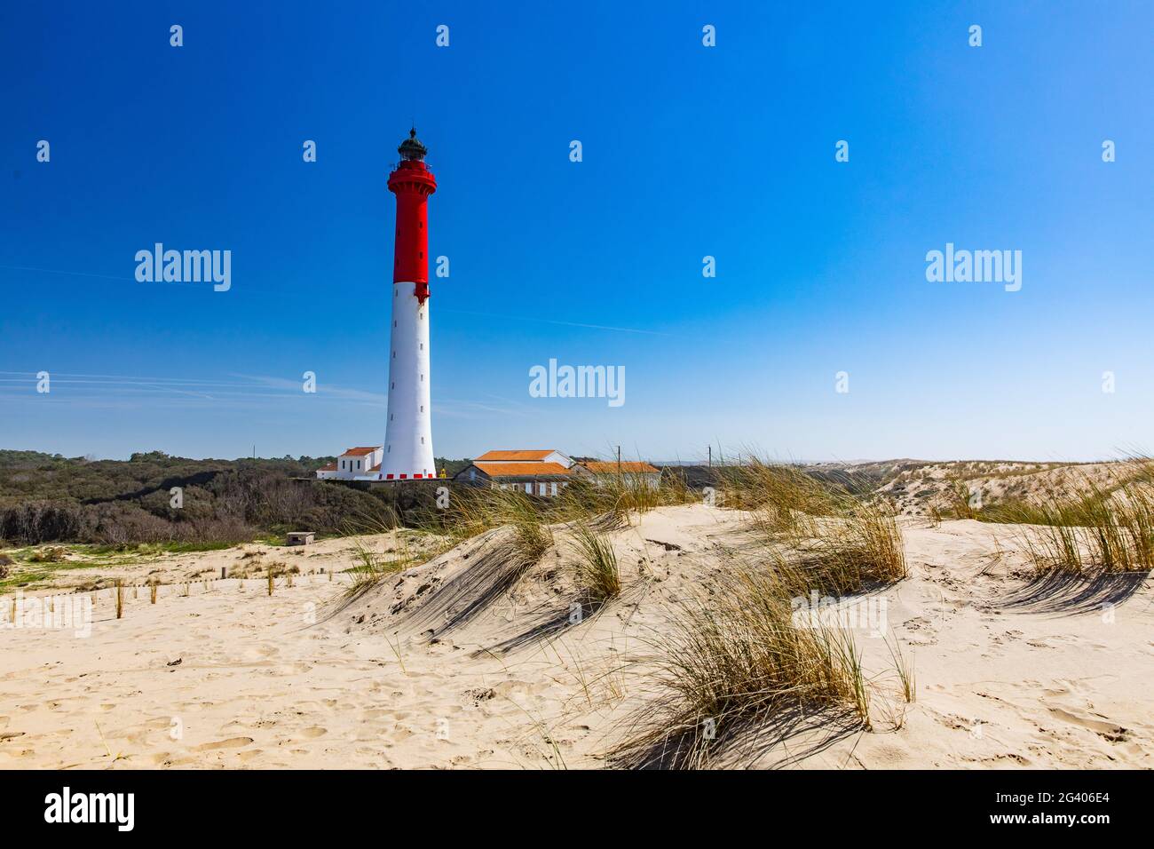 Frankreich. Charentes-Maritimes (17) der Leuchtturm von La Coubre, ein historisches Monument, weist auf die Sandbannen hin, die für die Seeleute gefährlich sind Stockfoto