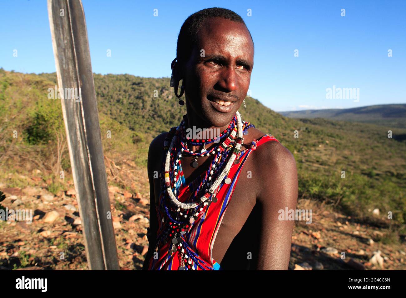 KENIA, MASAI MARA NATIONALPARK, WALKING SAFARI MIT MASAI KRIEGER Stockfoto