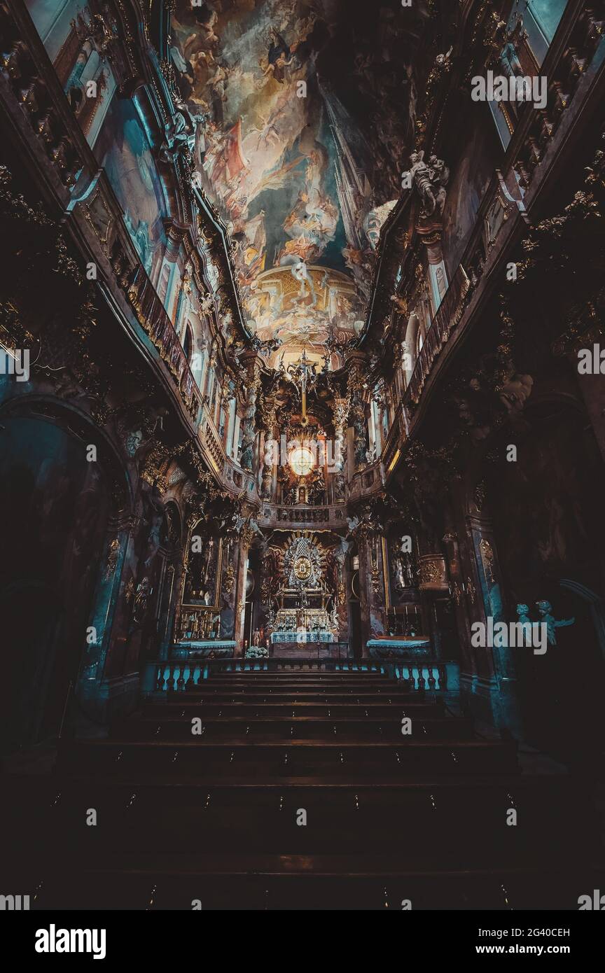 Innenaufnahme der Asamkirche, München, Deutschland Stockfoto
