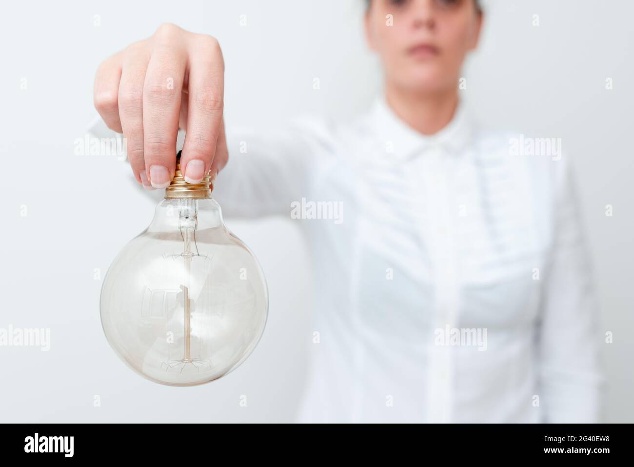 Kreativität mit Glühbirnen beleuchtete Glühbirne. Konzept für Ideen Innovation und Inspiration Stockfoto