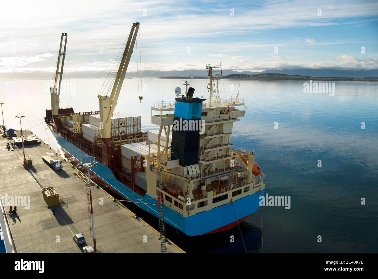 Frachtschiff im Hafen von Ushuaia, Tierra Del Fuego, Argentinien. #1208 SA Stockfoto