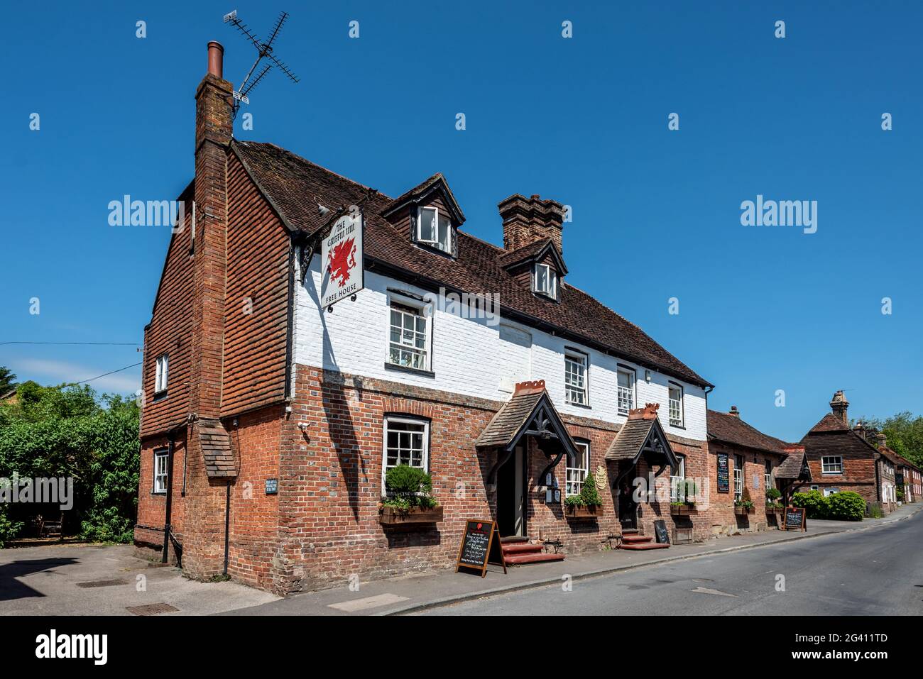 Befiederung 16. Juni 2021: The Griffin Pub in Flatching, East Sussex Stockfoto