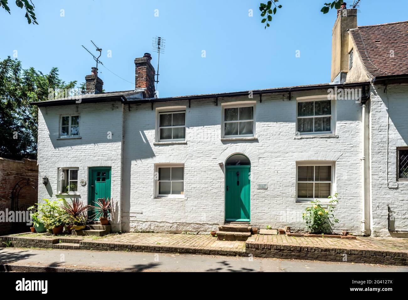 Befiederung 16. Juni 2021: Dorfhäuser in Flatching, East Sussex Stockfoto
