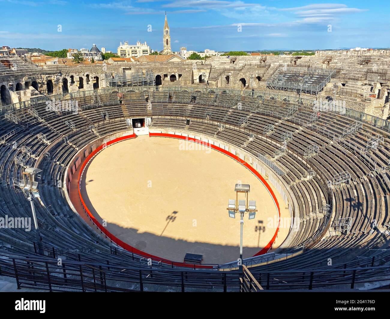 Im Inneren des römischen Amphitheaters, Arena, Stierkampfstadion Nimes, Gard Department, Languedoc-Roussilon, Frankreich Stockfoto