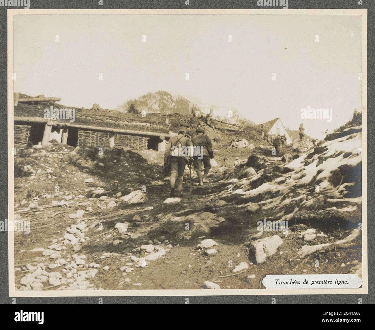 Soldaten in Schützengräben in der Front, vermutlich Italiener; Tranchées die Premiere Ligne .. Teil des Fotoalbums Medizinische Mission H. De Rothschild an der Italienischen Front 1916. Stockfoto