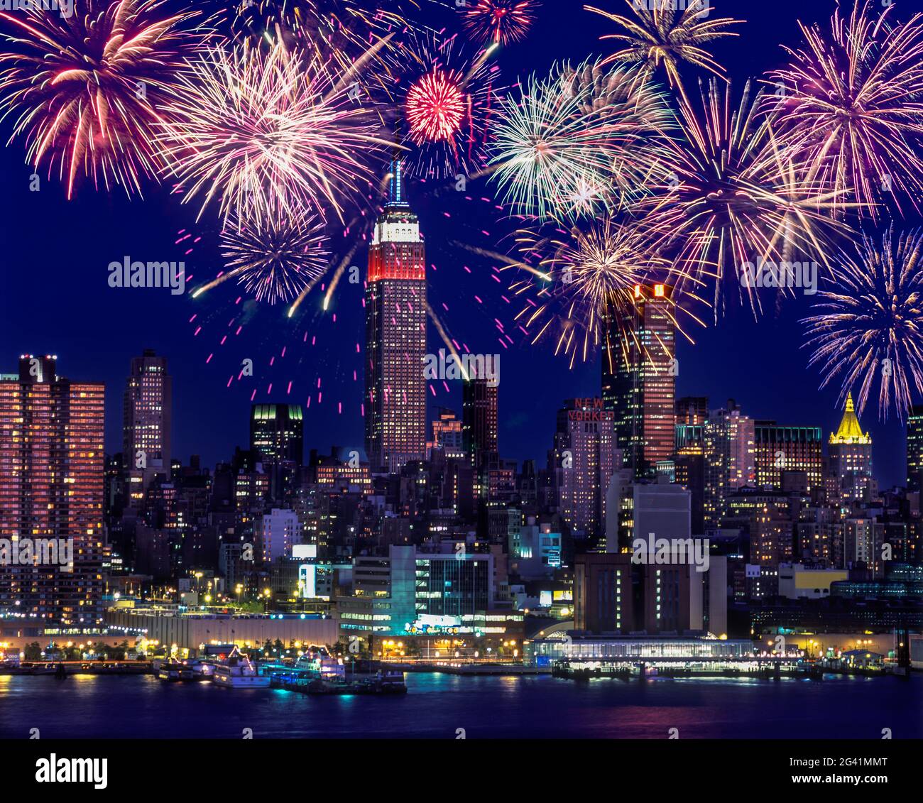 2006 HISTORISCHES EMPIRE STATE BUILDING SKYLINE VON MIDTOWN HUDSON RIVER MANHATTAN NEW YORK CITY USA Stockfoto