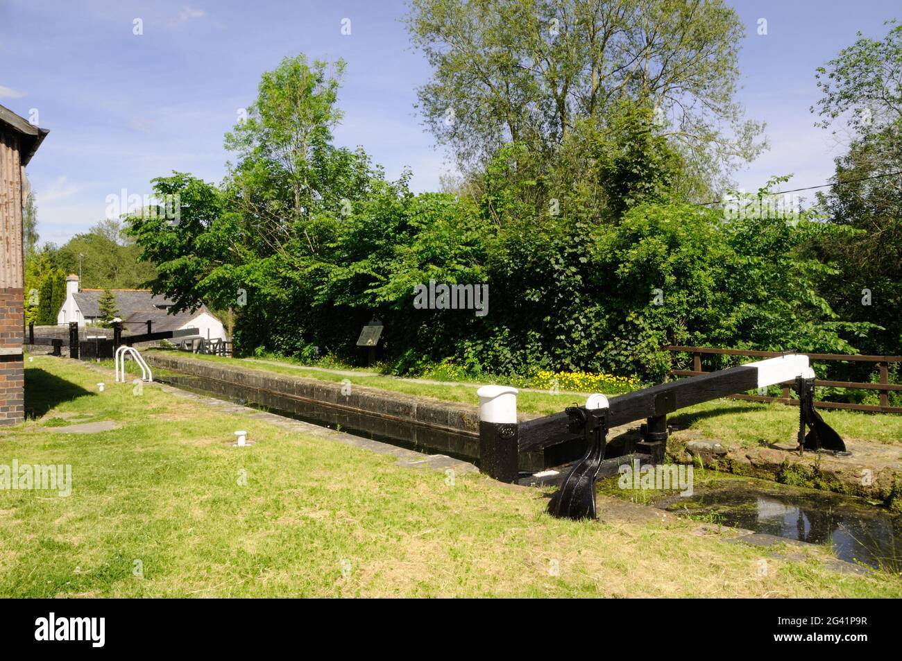 Brynderwen Lock, auf einem restaurierten, aber isolierten Abschnitt des Montgomery-Kanals in der Nähe von Abermule, Montgomeryshire, Wales Stockfoto