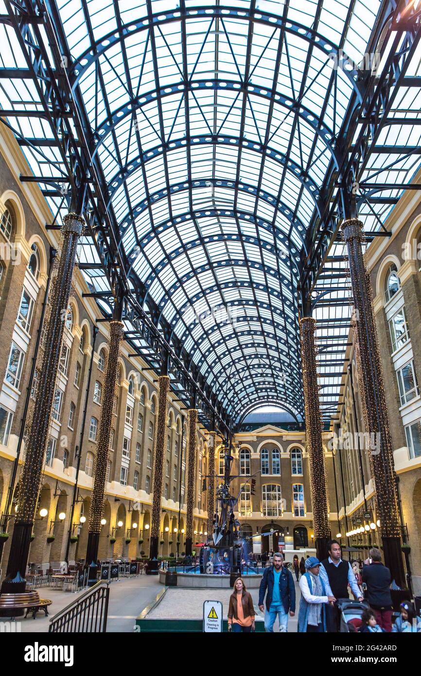 VEREINIGTES KÖNIGREICH. ENGLAND. LONDON. TURMBRÜCKE. HAY'S GALLERIE Stockfoto