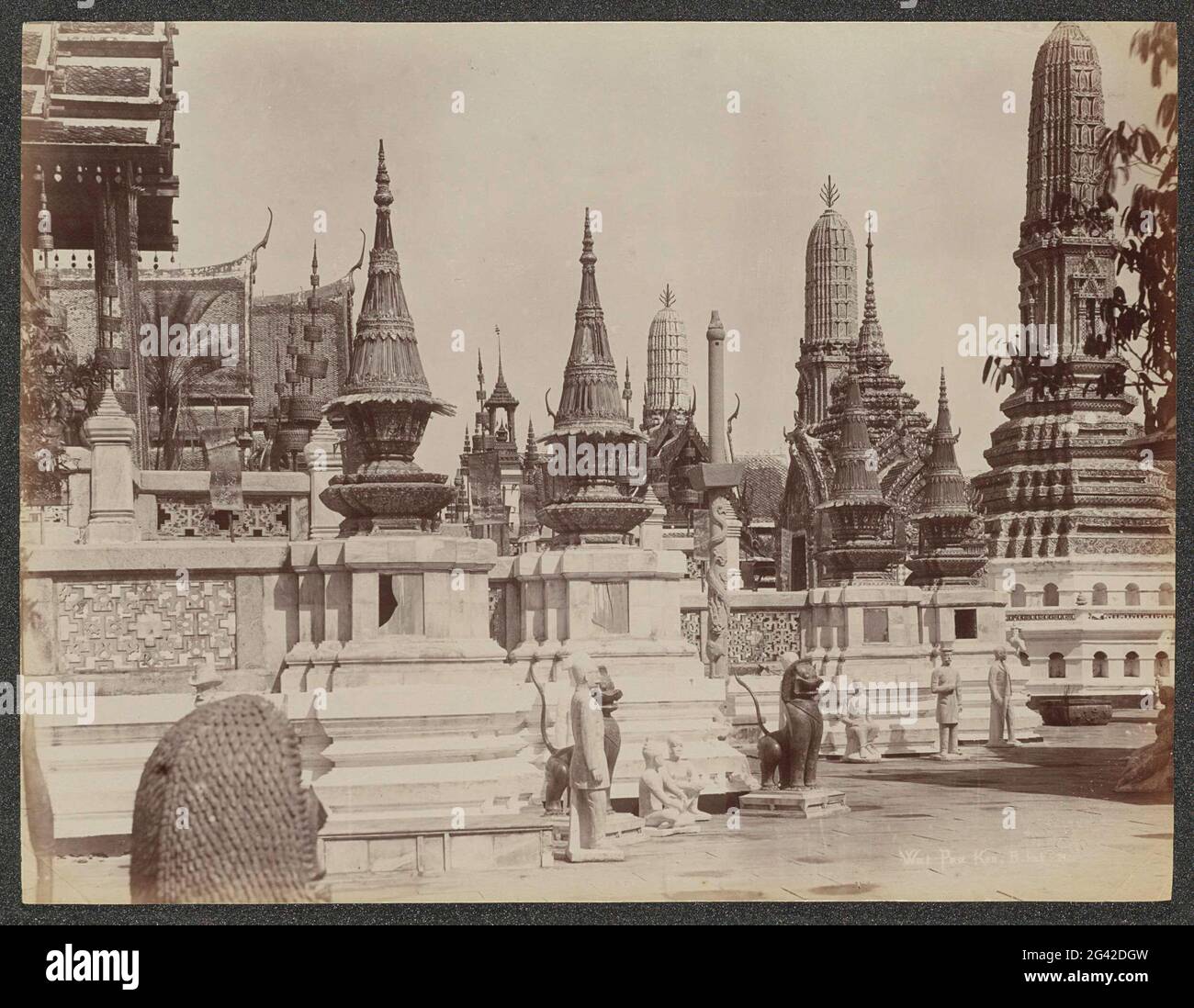 Tempelkomplex von Wat Phra Keo (Tempel des emeraldgroene Buddha) in Bangkok; What Pra Keo, B.Kok. Teil des Albums mit 50 Fotos einer Reise durch Südostasien. Stockfoto
