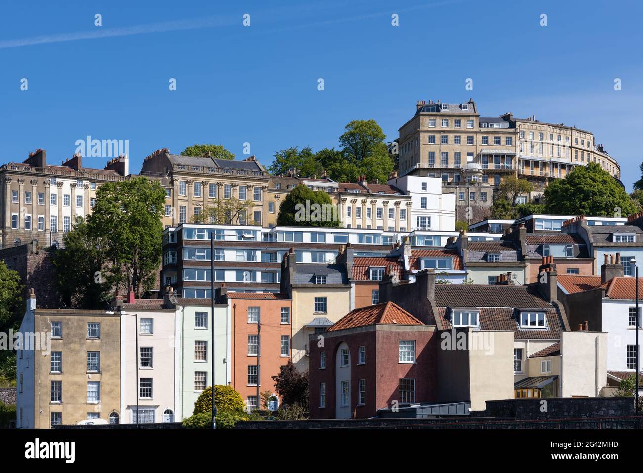 BRISTOL, Großbritannien - 14. Mai: Blick auf die Gebäude entlang des Flusses Avon in Clifton in Bristol am 14. Mai 2019 Stockfoto