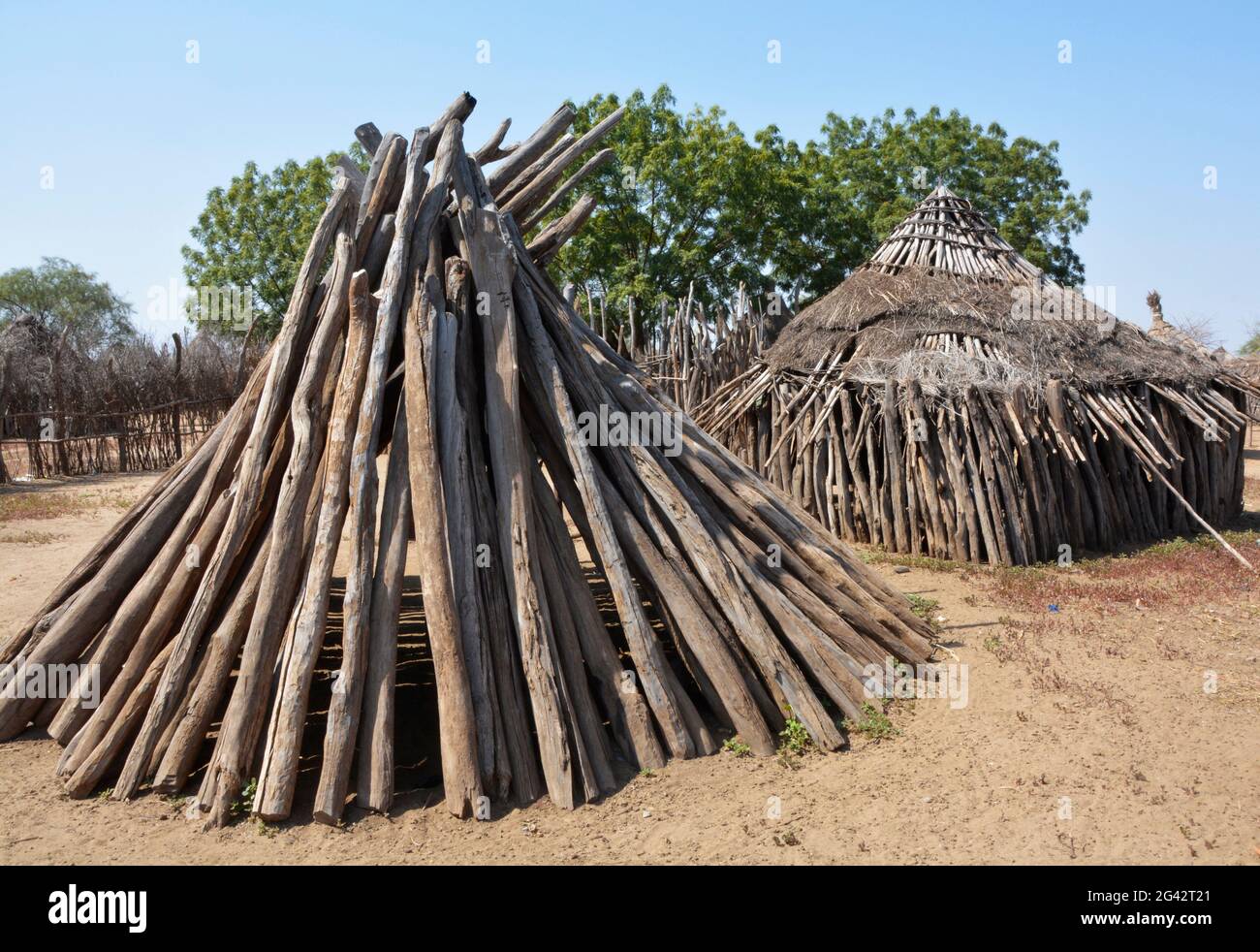 Äthiopien; Region der südlichen Nationen; traditionelle Hütten im Dorf Kolcho; unterer Omo-Fluss; Omo-Tal Stockfoto