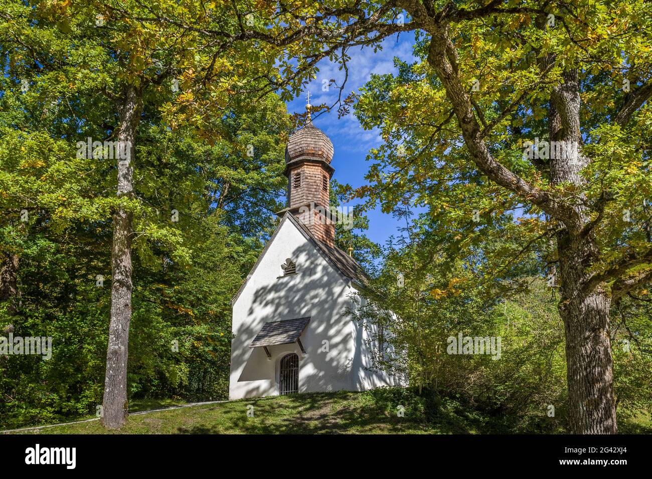 Kleine Kapelle im Park von Schloss Linderhof, Ettal, Allgäu, Bayern, Deutschland Stockfoto