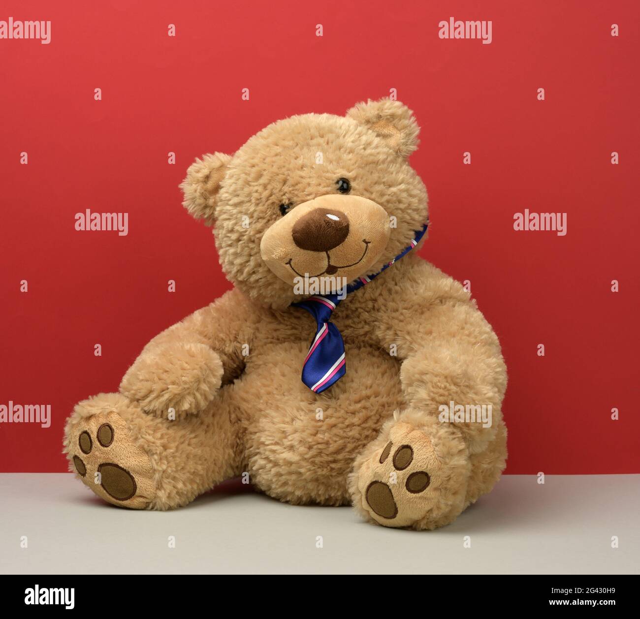 Kinder teddybär -Fotos und -Bildmaterial in hoher Auflösung – Alamy