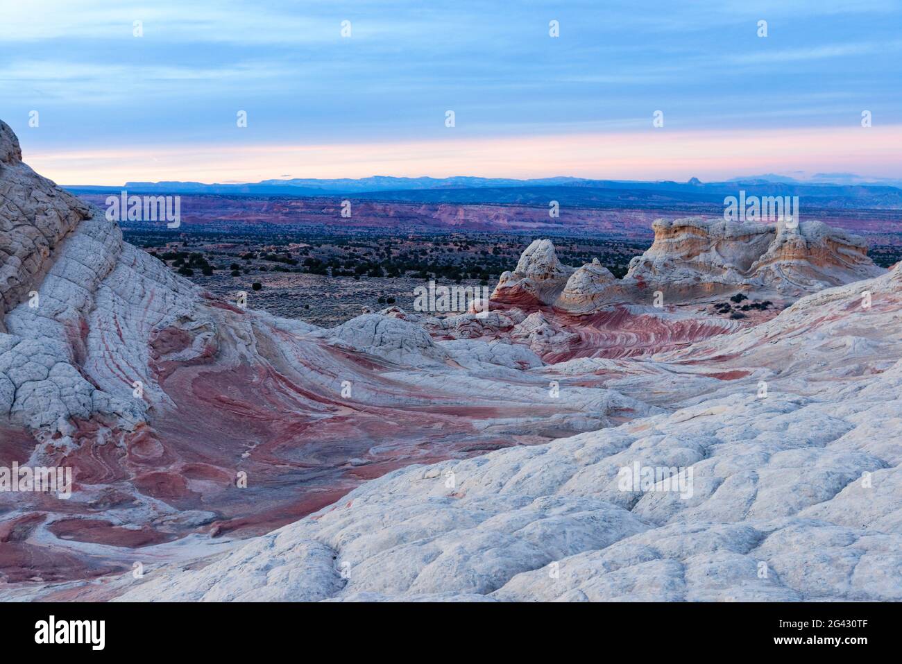 Felsformationen in der Wüstenlandschaft von Arizona, USA Stockfoto